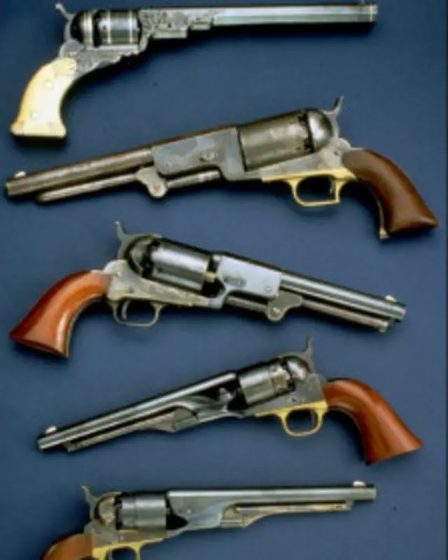 Револьверы "кольт", выпускавшиеся в XIX веке
