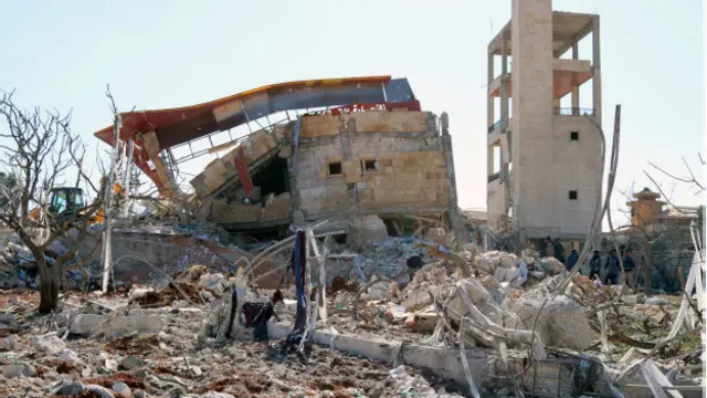 Одна из разрушенных больниц находится в Маарат аль-Нумане в 30 км к югу от города Идлиб 