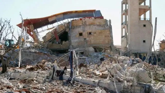 هجوم على معرة النعمان خلف المستشفى مدمرا تماما