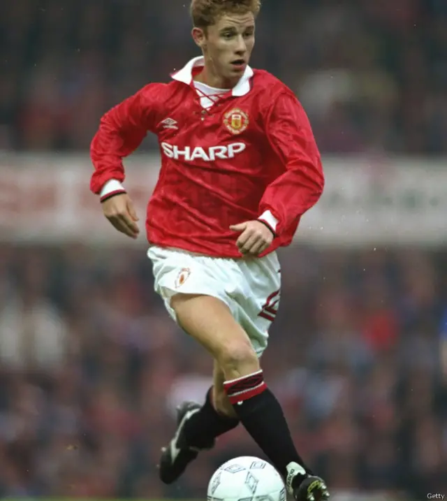 Selama memperkuat ManU, Nicky Butt telah memenangkan enam gelar juara Liga primer dan Liga Champions, dan telah memperkuat timnas Inggris sebanyak 39 pertandingan.