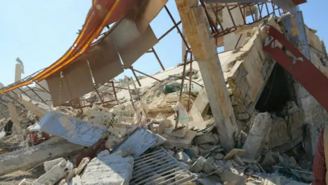 بې پولې ډاکټران وايي، روغتونونه په لوی لاس ویشتل شوي