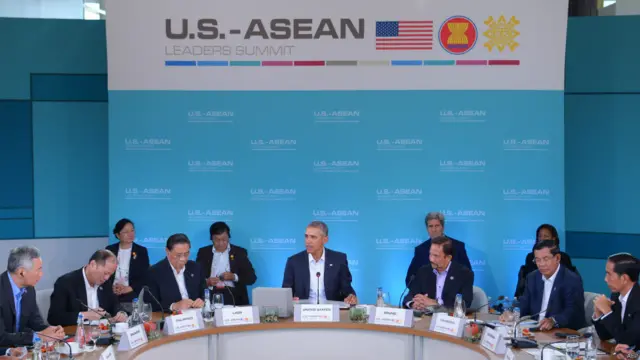 这是奥巴马总统首次在位于加州的安纳伯格“阳光”庄园接待东盟十国领导人。