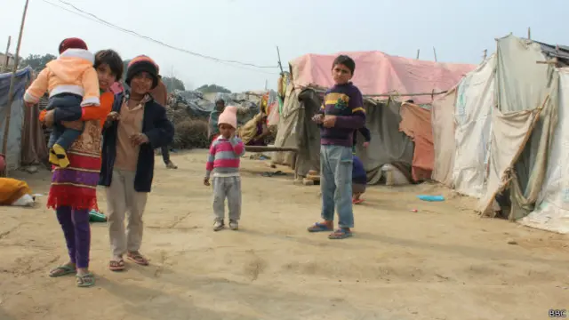 कैराना कैंप में दंगा पीड़ित