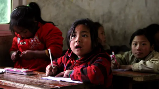 中國四川農村的學童。
