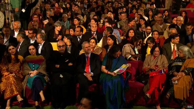 سامعین میں مشاہیر بھی شامل تھے