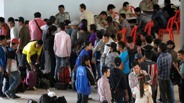 Pengangguran pada awal 2016, menurut Konfederasi Serikat Pekerja Indonesia, menyentuh berbagai sektor.