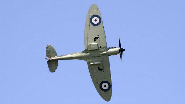У большинства самолетов 1940-х гг. были эллиптические крылья - как у этого британского истребителя Supermarine Spitfire