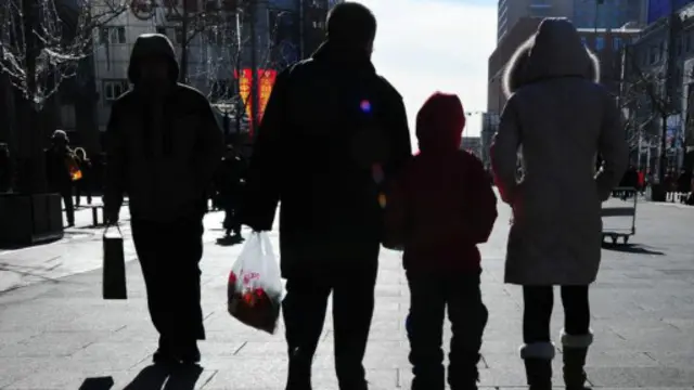 Nazirlik deyir ki, bu ilin yanvar ayında 105497 aztəminatlı ailə ünvanlı dövlət sosial yardımı ilə təmin olunub