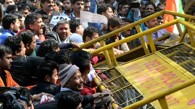 حکومت کے بہت سے عناصر، آر ایس ایس اور میڈیا کا ایک بڑا حصہ مذہب مائل اس جارحانہ قوم پرستی کو پھیلانے میں اہم کردار ادا کر رہا ہے۔