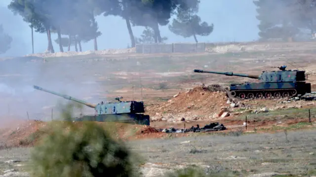 دبابات تركية تتحرك في منطقة قريبة من الحدود السورية