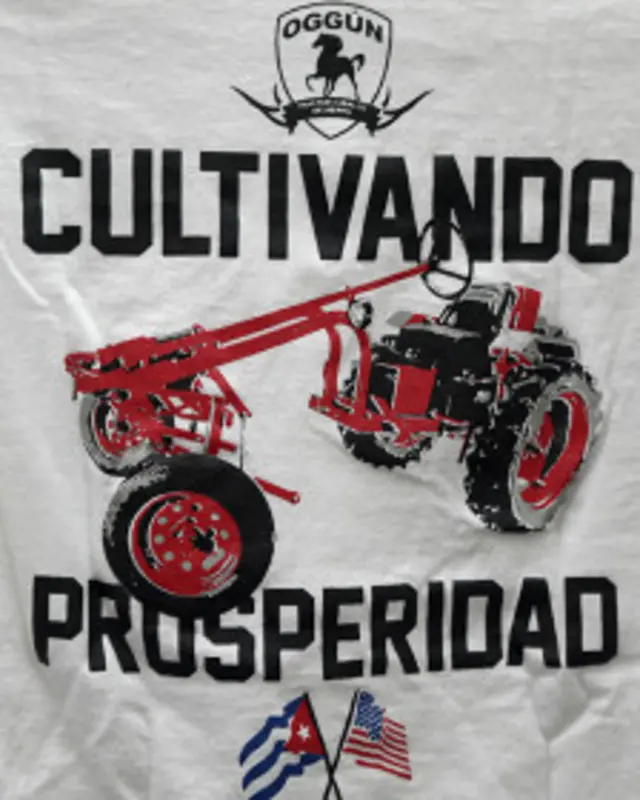 El mensaje promocional del tractor Oggún es "cultivando prosperidad"