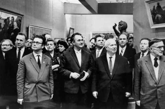 Никита Хрущев на выставку в Манеже 1 декабря 1962 г.
