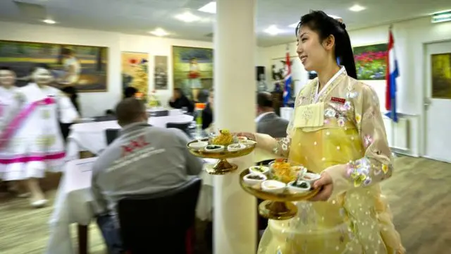 دا کوریا ٹائمز کے مطابق 12 ممالک میں 130 ریستوران ایسے ہیں جو کوریائی باشندوں کی توجہ اپنی جانب مبذول کرانے کے لیے پیانگ یانگ کا نام استعمال کرتے ہیں