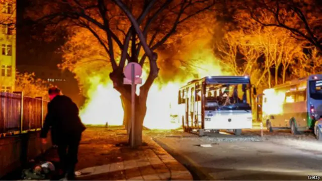 စစ်ယာဉ်တန်းကို ပစ်မှတ်ထား တိုက်ခိုက်ခဲ့ရာမှာ ၂၈ ဦး သေဆုံးခဲ့။