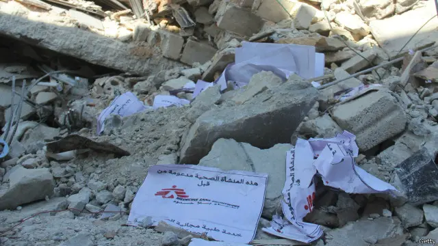 سيمه ايزه سرچينې ددې بريد پړه د روسيې او سوريې په هوايي الوتکو اچوي، خو د سوري پوځ داخبره رد کړې ده.