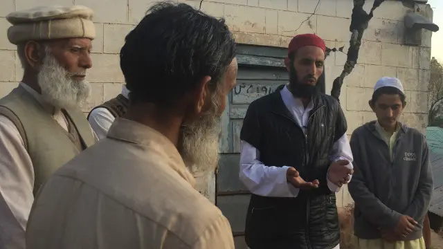 مری کے مضافات میں ایک گاؤں کے رہائشی عمران عباسی کو سکول ہی میں تبلیغی جماعت نے دعوت دی تھی