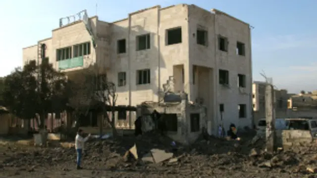 Hospital dañado por los ataques en Azaz
