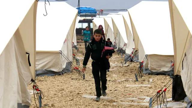 المعارك الأخيرة أثارت المخاوف بشأن عشرات الآلاف من النازحين الذين يقيمون في مخيمات قريبة من مواقع القتال