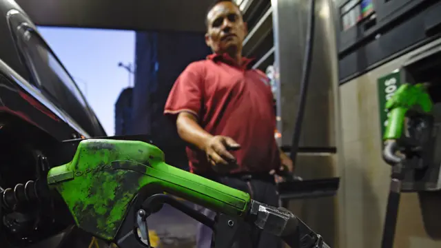 Nesta semana, o governo venezuelano anunciou medidas que dividiu os especialistas, como o aumento dos preços da gasolina