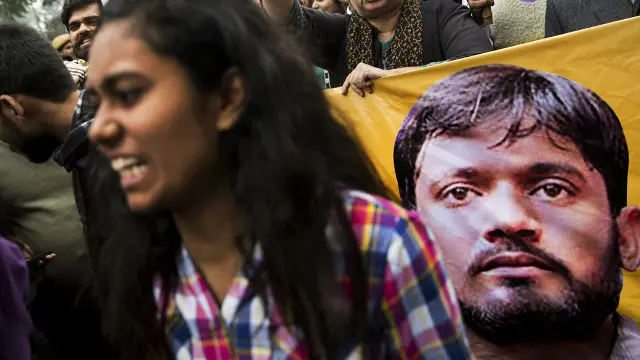 جواہر لعل نہرو یونیورسٹی کے طلبا کا یونین کے صدر کنہیا کمار کی گرفتاری کے خلاف ہڑتال اور احتجاجی مظاہروں کا سلسلہ جاری ہے 