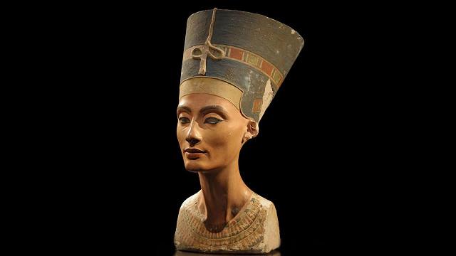 Египетский фараон отодрал в жопу свою грудастую наложницу