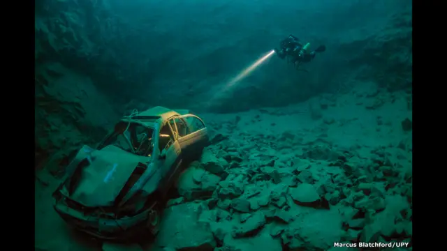 Фото затопленного автомобиля