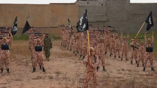 Tədqiqatçılar bildirirlər ki, ötən il İD-in döyüşlərində 2014-cü ildə olduğundan üç dəfə artıq uşaq iştirak edib.