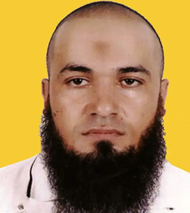 قال المتحدث العسكري الأمريكي إن الغارات استهدفت التونسي، نور الدين شوشان