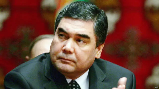 آقای بردی محمداف برای گسترش کیش شخصیت پرستی همواره مورد انتقاد سازمان های مدافع حقوقو بشر بین المللی بوده است