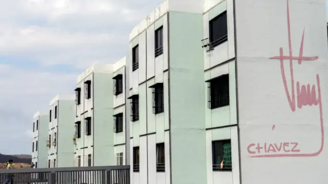 Edificio de la Misión Vivienda.