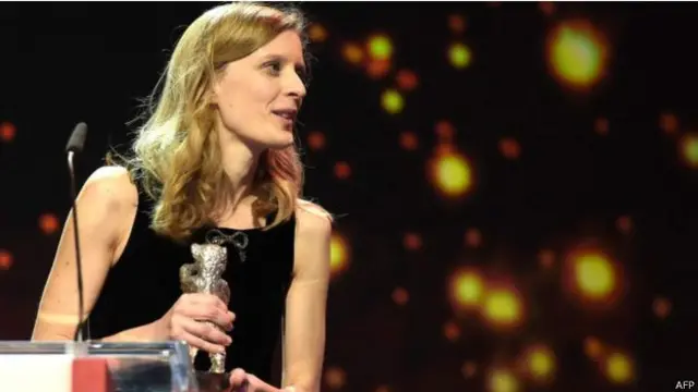 میا ہنسن لویا کو فلم’ تھنگز ٹو کم‘ پر بہترین ڈائریکٹر کا ایوارڈ دیا گیا