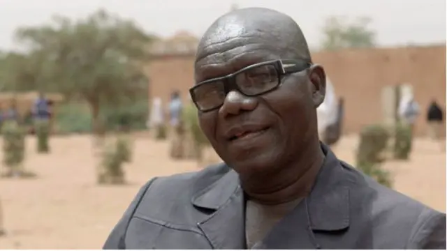 El director de su escuela la puso en contacto con una ONG que la ayudó.