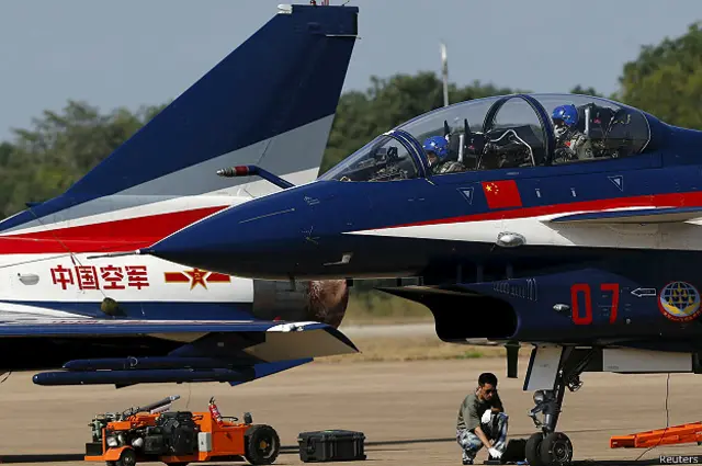 Истребители J-10 