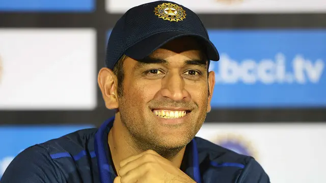 اگر دھونی فٹ نہیں ہوئے تو ان کی جگہ وراٹ کوہلی ٹیم کی کپتانی کرتے نظر آئیں گے