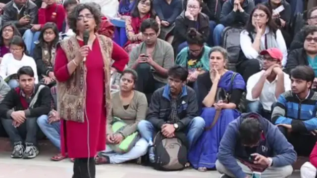 نئی دہلی اور بھارت کے دوسرے شہروں میں سینکڑوں کشمیری طلبا و طالبات زیرتعلیم ہیں۔