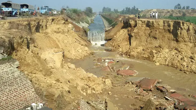 जाट आंदोलनकारियों की ओर से तोड़ी गई मुनक नहर.