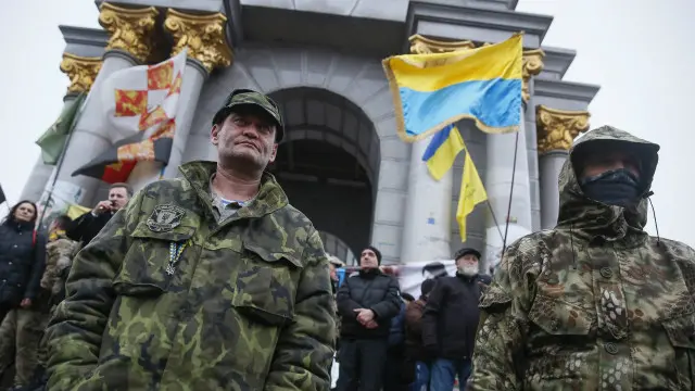 Участники акции на Майдане требуют отставки президента, Кабмина и парламента