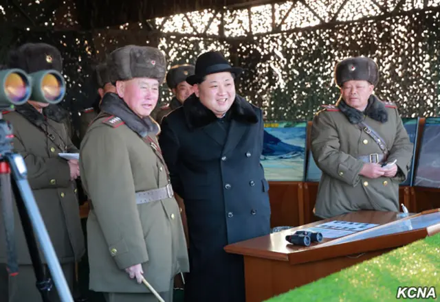 Tướng Ri Myong-su và lãnh tụ Bắc Hàn Kim Jong-Un