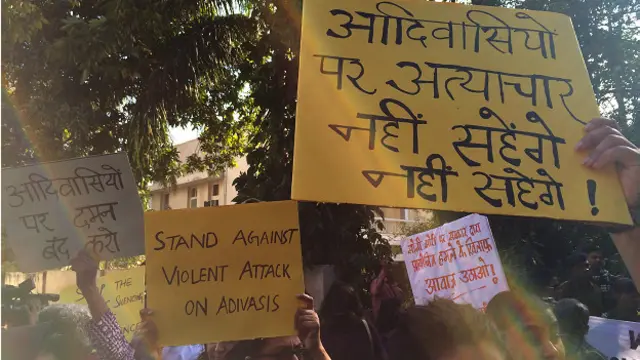 सोनी सोरी के समर्थन में छत्तीसगढ़ भवन के बाहर प्रदर्शन