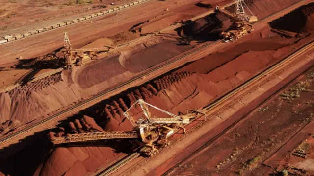 西澳州赫德兰港的必和必拓铁矿转运站(资料图片)