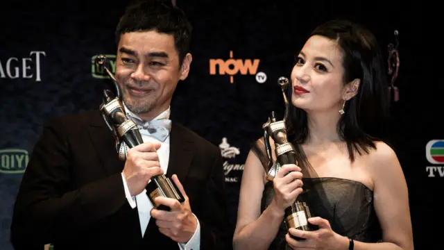 2015年第34届香港电影金像奖由赵薇、刘青云获影后影帝