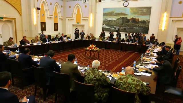 د سولې شورا ته پر داسې مهال نوي کسان ګمارل کېږي چې پلازمېنه کابل کې د افغانستان، پاکستان، امریکا او چین ترمنځ د افغان سولې په اړه خبرې روانې دي.