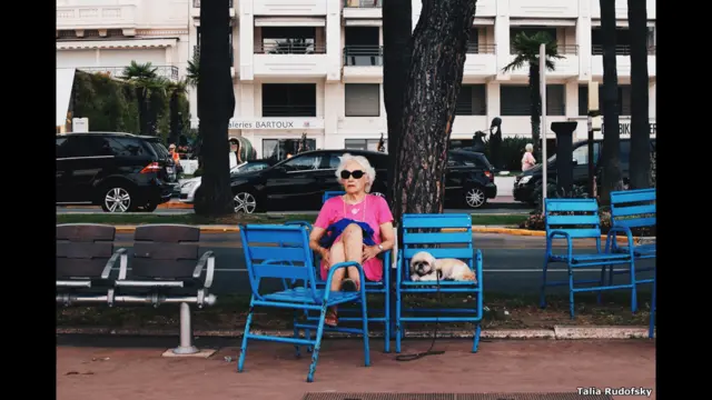 Дама с собачкой в Канне