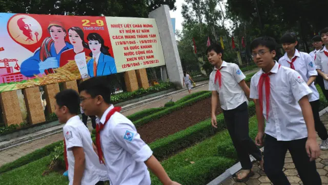 越南目前使用的高中历史课本是于2000年初出版的。