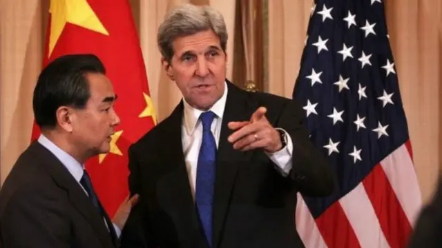 Menteri Luar Negeri Cina Wang Yi dan Menlu AS John Kerry