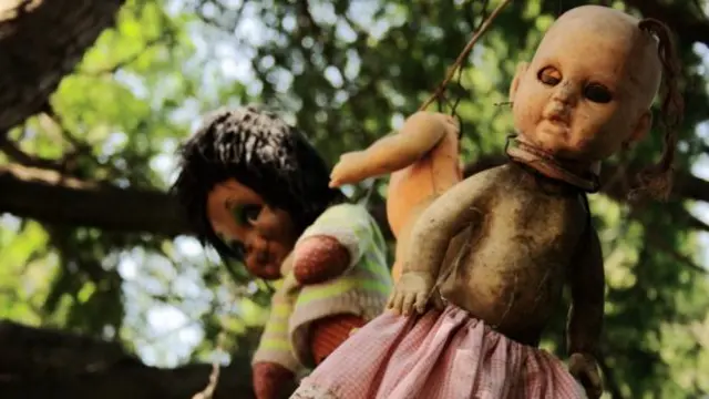 Một tai nạn khủng khiếp đã biến vườn nổi này thành điều hãi hung (Ảnh: Esparta Palma/I see dead dolls/Flickr/CC BY 2.0)