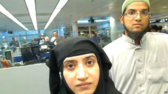 Syed Farook (der) y su esposa Tashfeen Malik atacaron en diciembre de 2015 un centro de asistencia para discapacitados en San Bernardino, California, matando a 14 personas e hiriendo a más de 20.