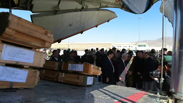 د روسي سفیر په وینا، روسیې تر اوسه له افغانستان سره ۶۳ Mi ۱۷ الوتکې مرسته کړې، همدارنګه افغان امنیتي ځواکونو ته یې مسلکي روزنې ورکړې دي.