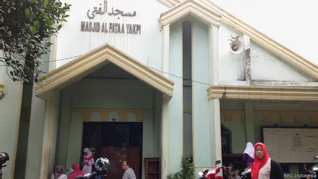 Para simpatisan ISIS di Indonesia dikhawatirkan bertambah mengingat ISIS telah menggunakan masjid di Indonesia untuk merekrut para pengikut.