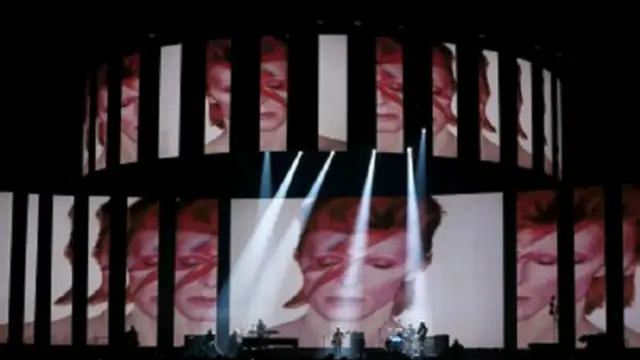 Annie Lenox tribute Bowie